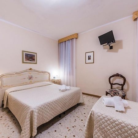 Ca' Leon D'Oro Hotel Venesia Bagian luar foto