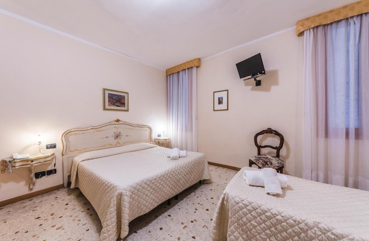 Ca' Leon D'Oro Hotel Venesia Bagian luar foto