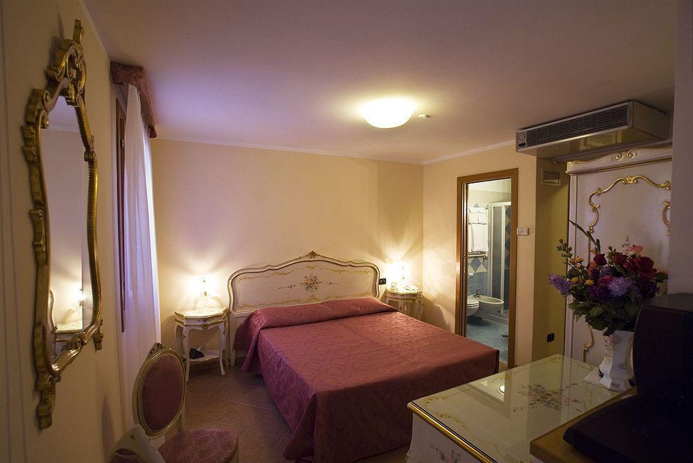 Ca' Leon D'Oro Hotel Venesia Bagian luar foto